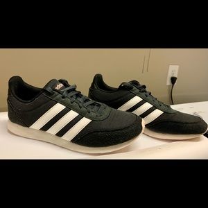 Adidas women’s 8 1/2 sneaker